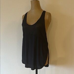 Lululemon 8 black Twist & Train lacy detail tank top great pre owned condition